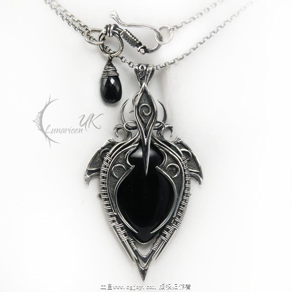 luntirmax___silver___black_onyx_and_spinel_by_lunarieen-d770ktr.jpg