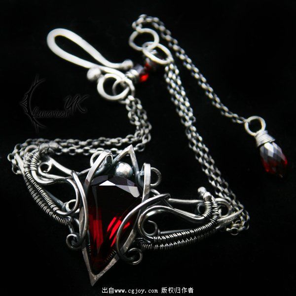 nantiriael___silver___red_quartz_and_garnet_by_lunarieen-d6x2k9v.jpg