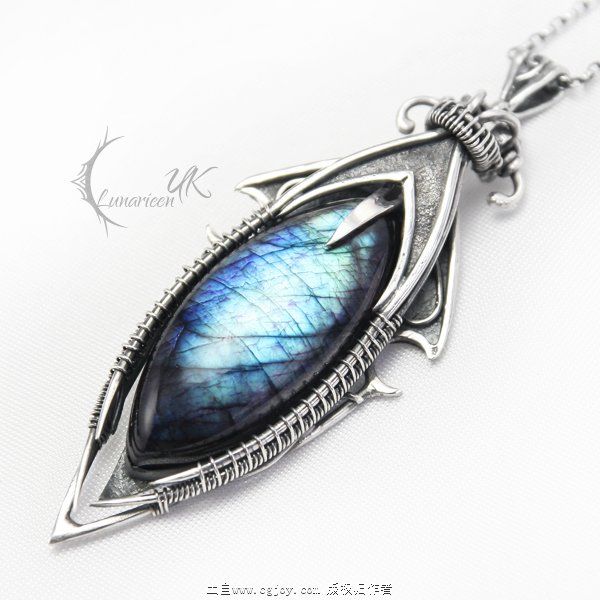 narxos___silver_and_labradorite_by_lunarieen-d757qhn.jpg