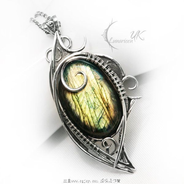 navintrox___silver_and_labradorite_by_lunarieen-d74ctvv.jpg