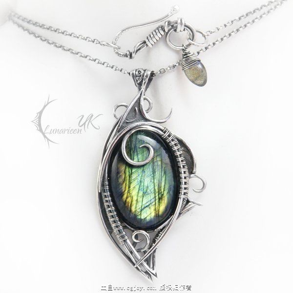 navintrox___silver_and_labradorite_by_lunarieen-d74ctzo.jpg