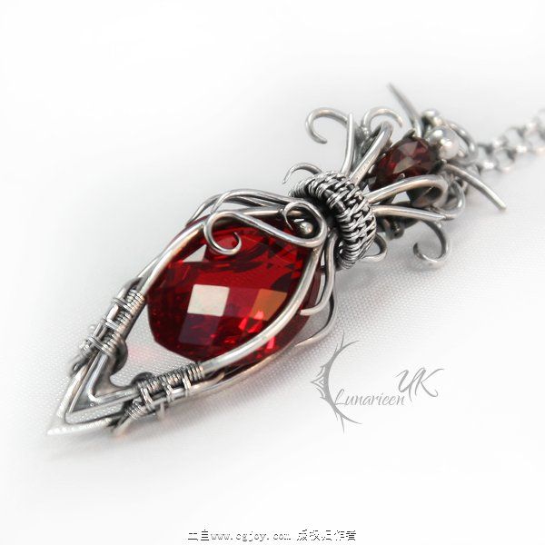 nilienarh___silver___red_quartz_and_garnet_by_lunarieen-d6wc8m0.jpg