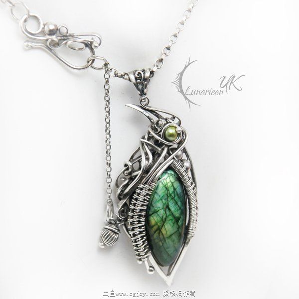 vinqturh___silver___labradorite_and_pearl_by_lunarieen-d71icda.jpg