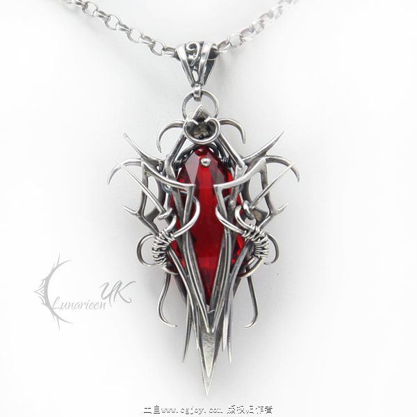 xeenturh___silver_and_red_quartz_by_lunarieen-d6wlol5.jpg